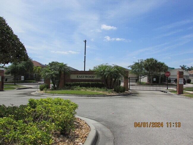 Building Photo - 2089 Maeve Cir
