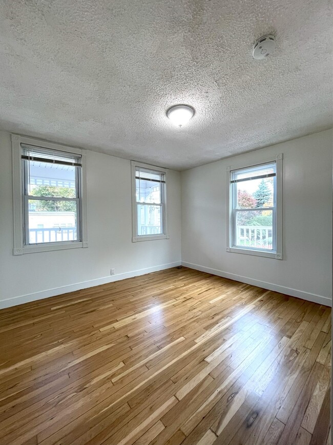 Building Photo - 108 Brookside Ave