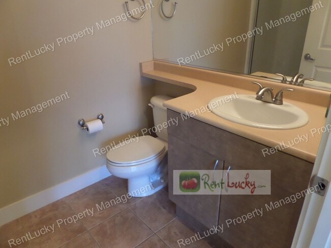 Building Photo - GREAT VIEWS! Lovely 2-Bedroom, 2 Bath Condo in Fantastic Fremont Area w/Garage Parking!!