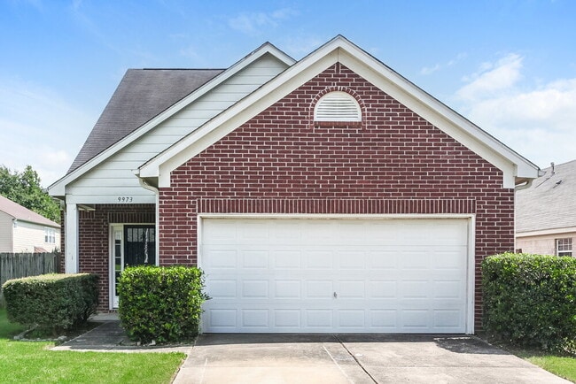 Building Photo - 9973 Fox Run Dr
