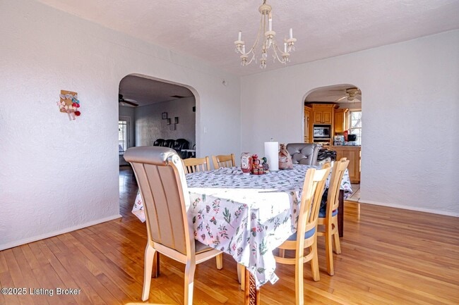 Building Photo - 2890 Shelbyville Rd