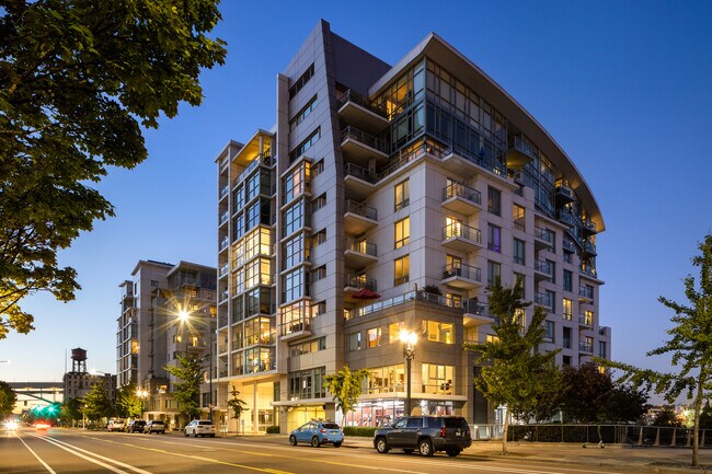 Building Photo - 1260 NW Naito Pky