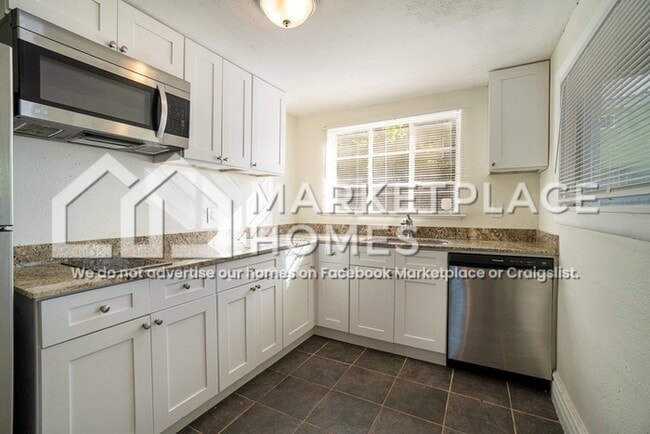 Building Photo - 717 Kalb St SE