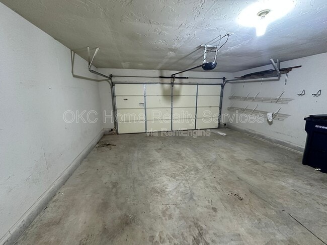 Building Photo - 4905 SE 55th St