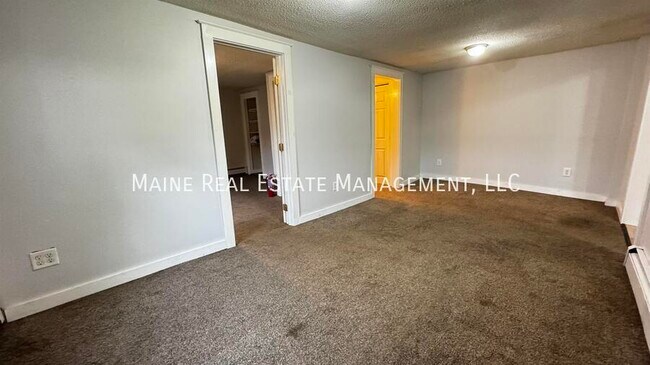 Building Photo - 206 Maine Ave