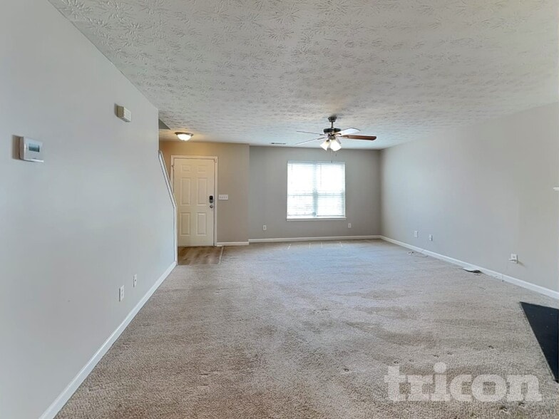 Building Photo - 360 Springhaven Way SE