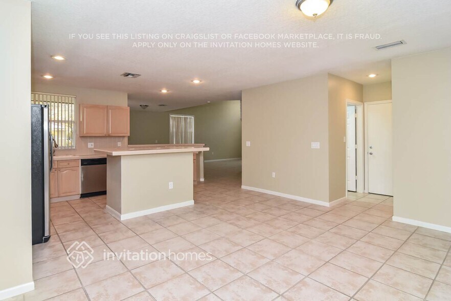 Building Photo - 11568 NW 6th Ct