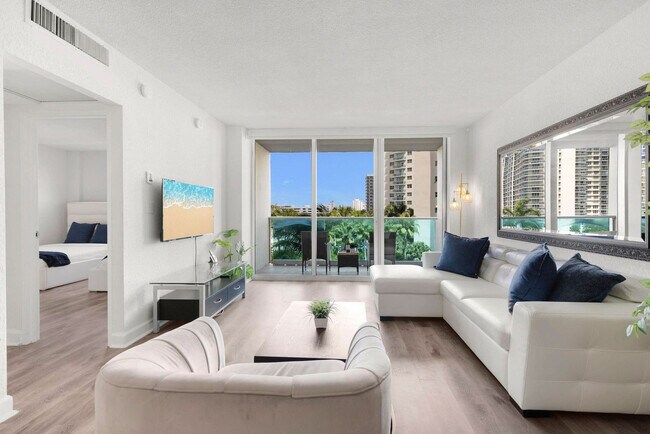 Building Photo - 4001 S Ocean Dr