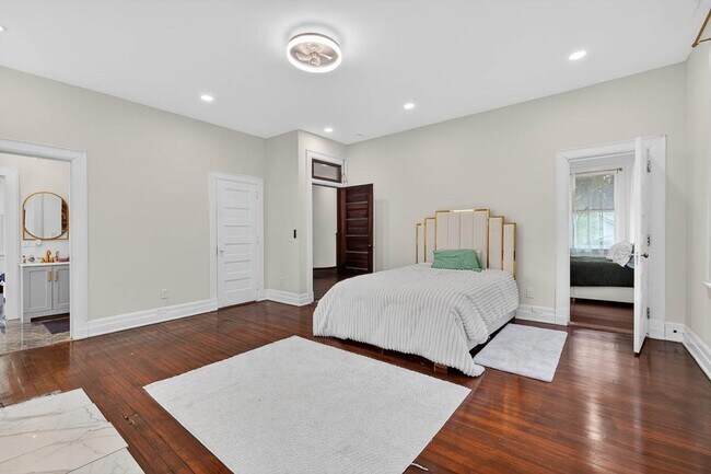 Building Photo - 1015 Union St