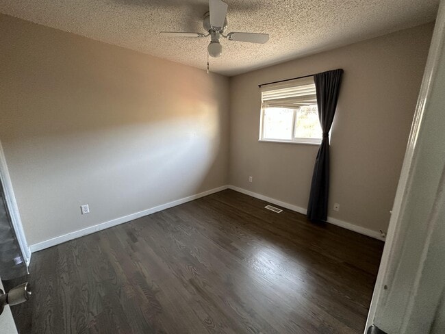 Building Photo - 1250 Chiricahua Dr