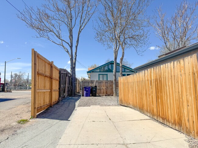 Building Photo - 2070 1/2 S Gilpin St