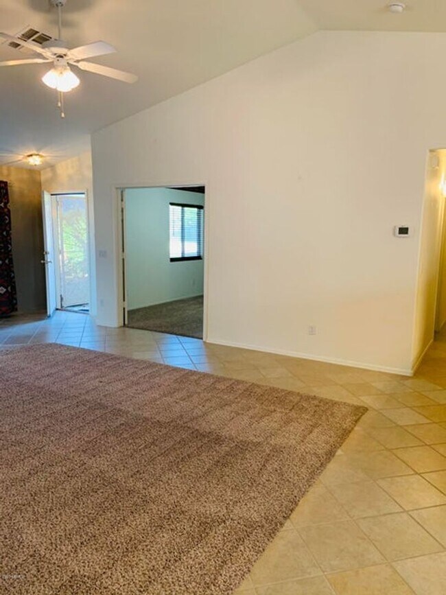 Building Photo - Nice 3 Bed, 2 Bath in Peoria