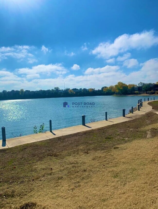 Building Photo - 2824 S Osage Ave