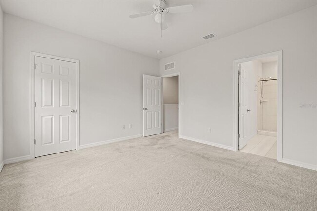 Building Photo - 1950 Lake Ridge Blvd