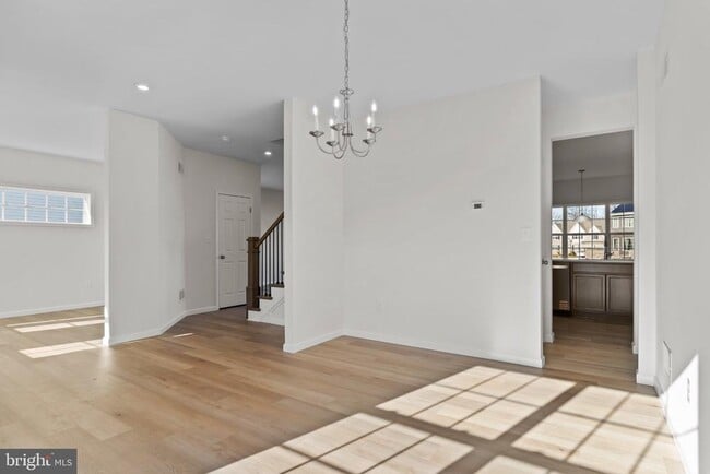 Building Photo - 32 Pamela Dr