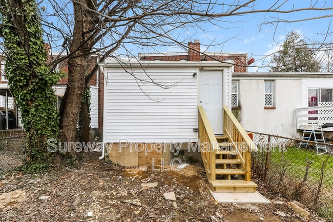 Building Photo - 447 Pusey Ave