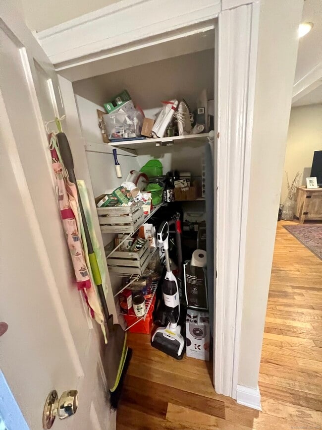 Building Photo - 30 Thorpe St