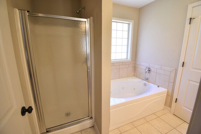 Building Photo - 3871 Glencorra Dr