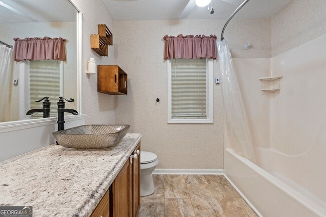 Building Photo - 127 Circle H Dr