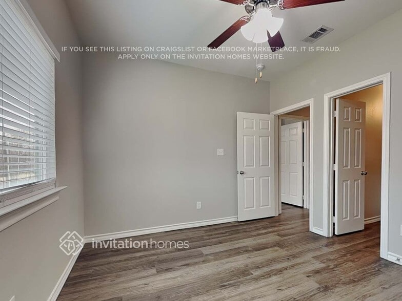 Building Photo - 1944 Melrose St