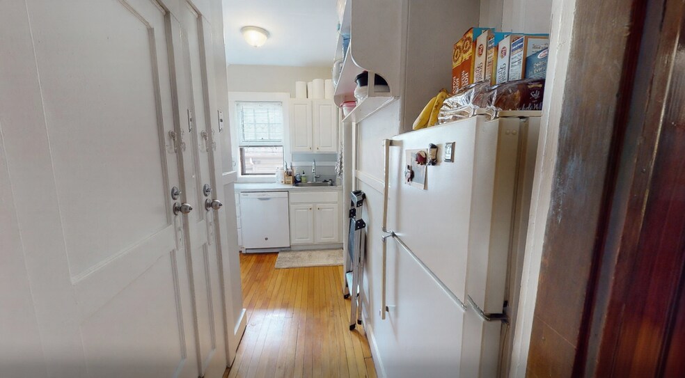 Building Photo - 11 Story St