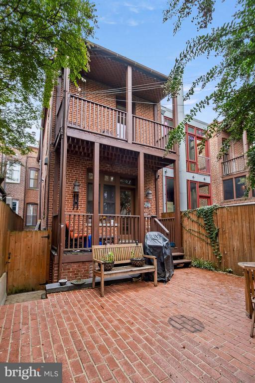 Building Photo - 1120 East Capitol St NE