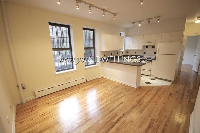 Primary Photo - 325 1st Street