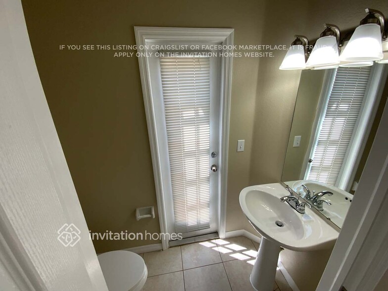 Building Photo - 11429 Village Brook Dr