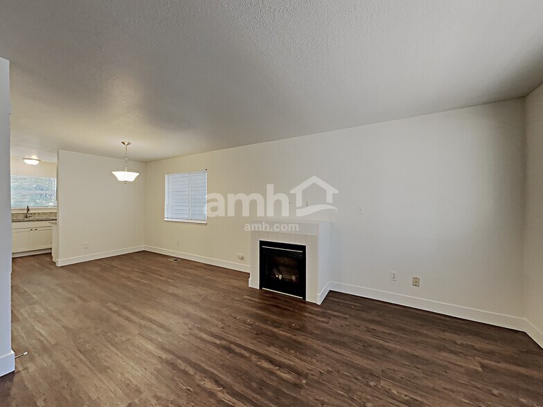 Building Photo - 16961 SW Cashew Way