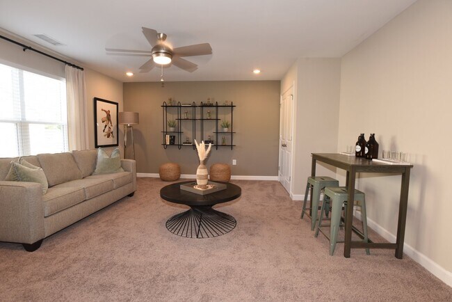 Building Photo - FURNISHED: Previous Model Home, For Rent 3 bedrooms/2.5 baths/2nd Floor Family Room w/kitchenette...