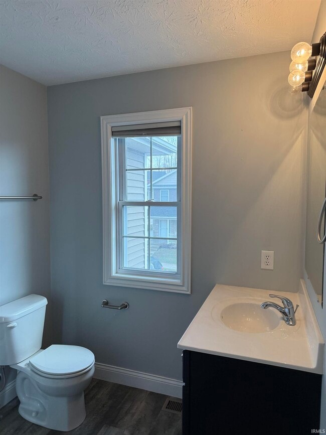 Building Photo - 2320 S Samuel Ln