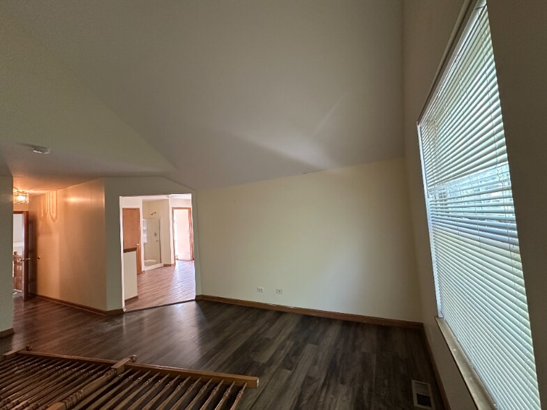Building Photo - 1443 Laurel Oaks Dr