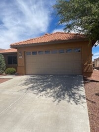 Building Photo - Great House