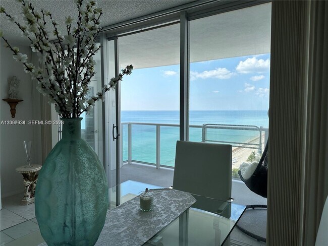 Building Photo - 2751 S Ocean Dr