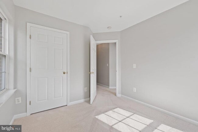 Building Photo - 726 Catts Tavern Dr