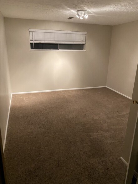 Building Photo - 2639 S 400 E