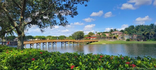 Building Photo - 2496 Centergate Dr