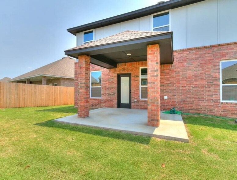 Back Patio - 1221 SW 141st St