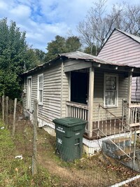 Building Photo - Single Family Shotgun Home