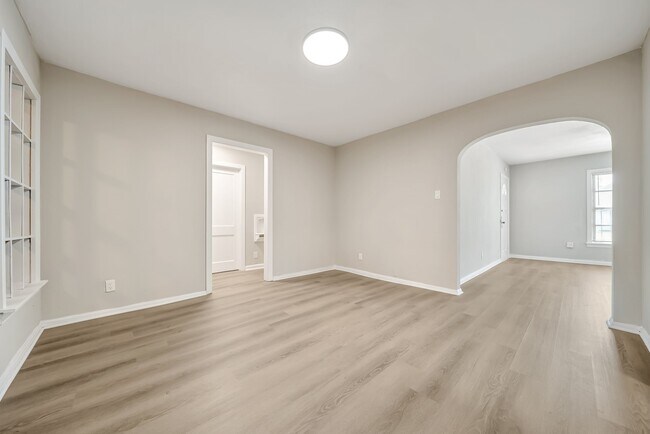 Building Photo - 2619 Nettleton St