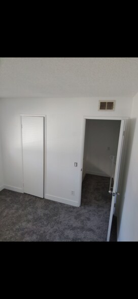 Walk-inCloset - 1501 E Fairfield Ct