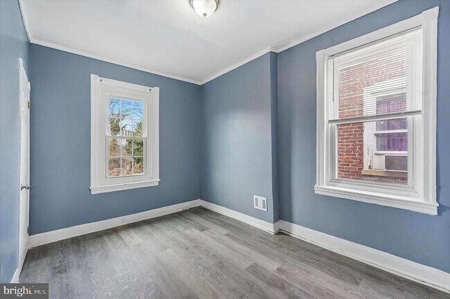 Building Photo - 1110 Morton Ave