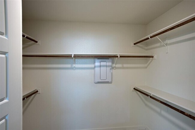 Building Photo - 5160 N A.W. Grimes Blvd