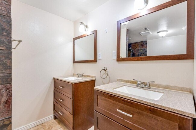 Building Photo - 703 Orion Dr