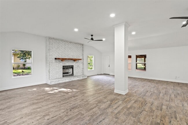 Building Photo - 5425 Jeffrey St