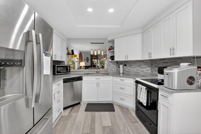 Building Photo - 7254 Clunie Pl