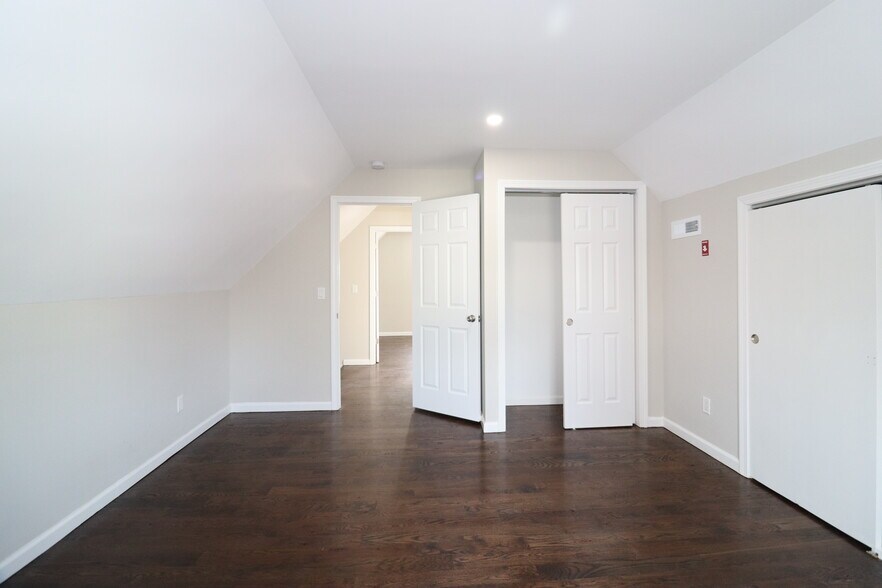 3rd primary bedroom - 356 Beechmont Ave