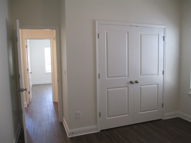 Building Photo - 870 Sunny Stroll Dr