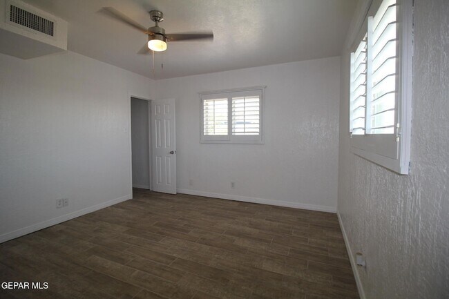 Building Photo - 2529 Jackson Ave