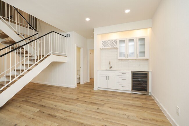 Building Photo - 1115 Augusta Dr